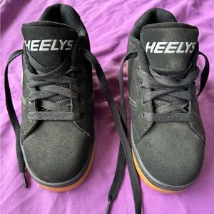 Heelys size 4 Youth The original skate shoe